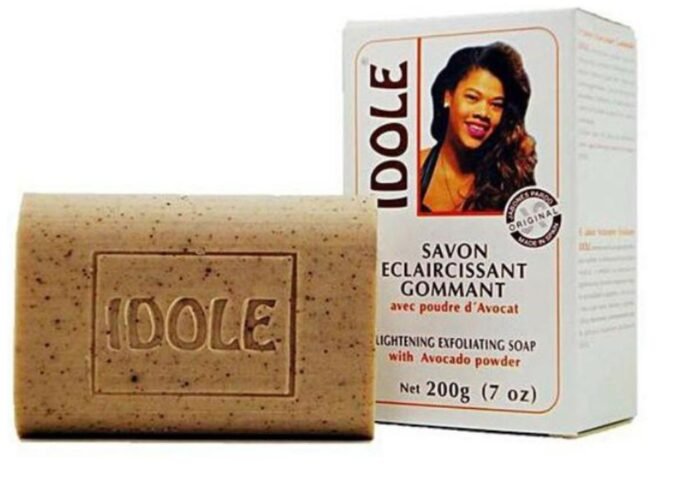 IDOLE savon éclaircissant gommant – Image 1